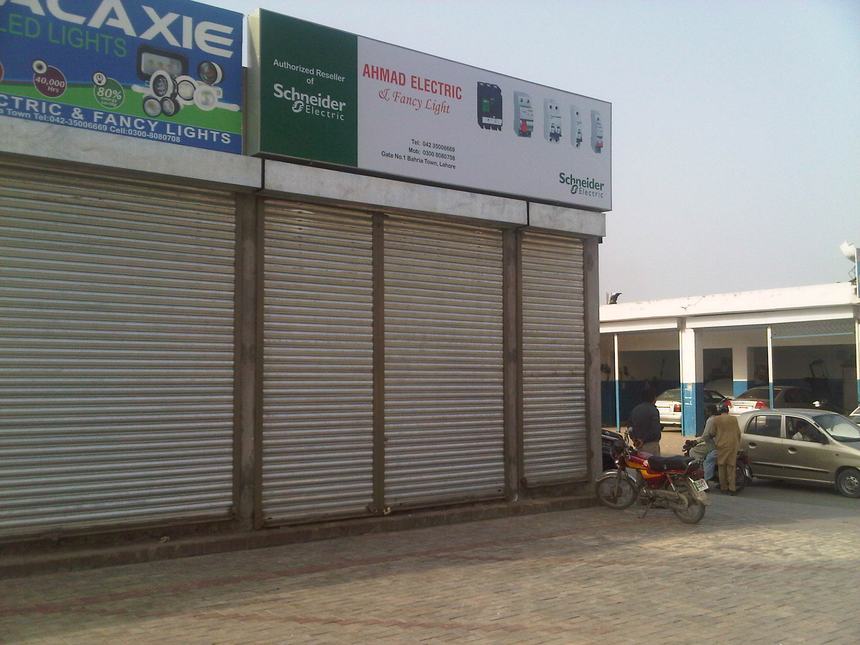 Signage & retail branding